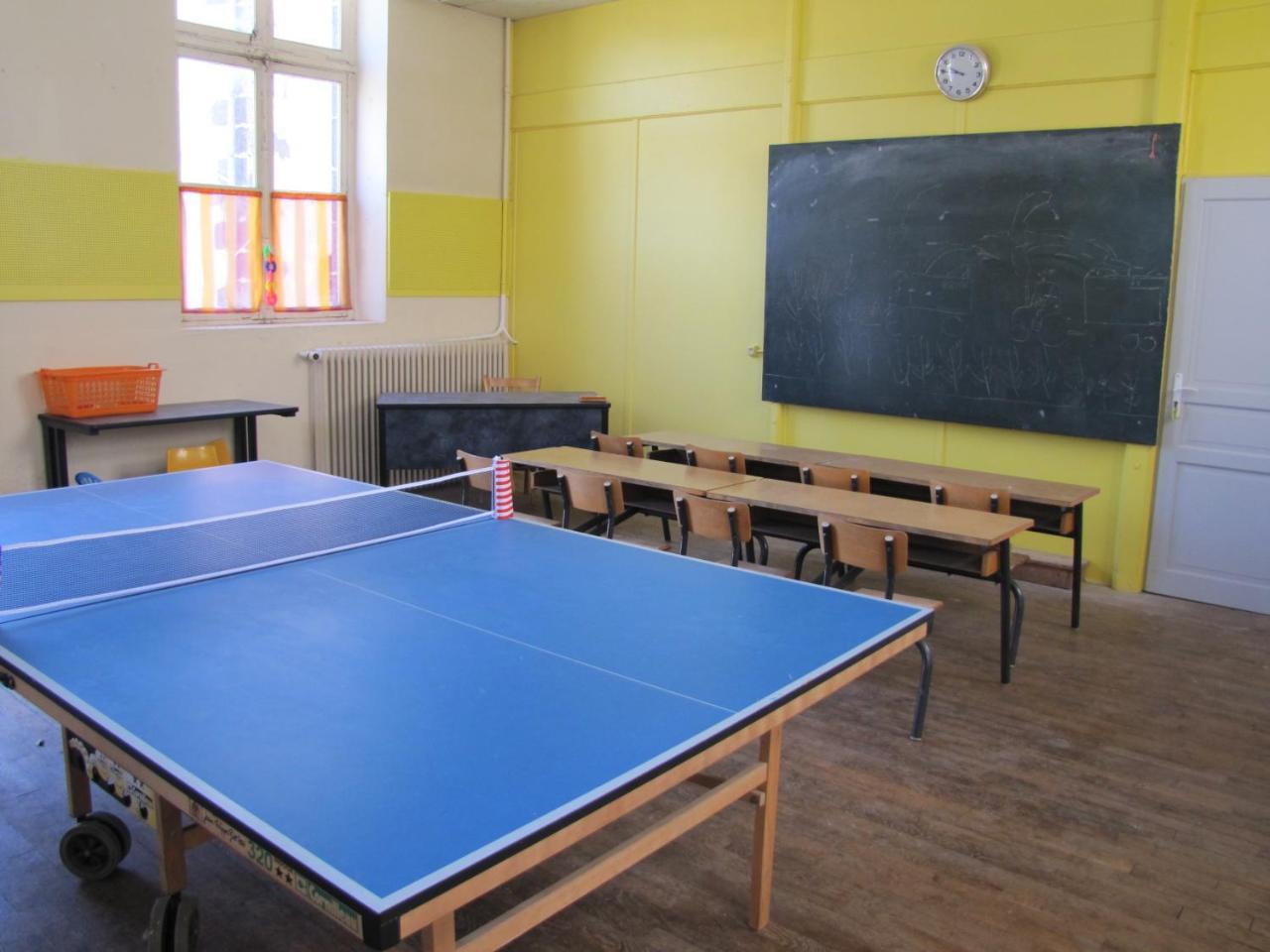 Leclosdipontine L'Ecole Des Demoiselles Pontgibaud Exterior foto