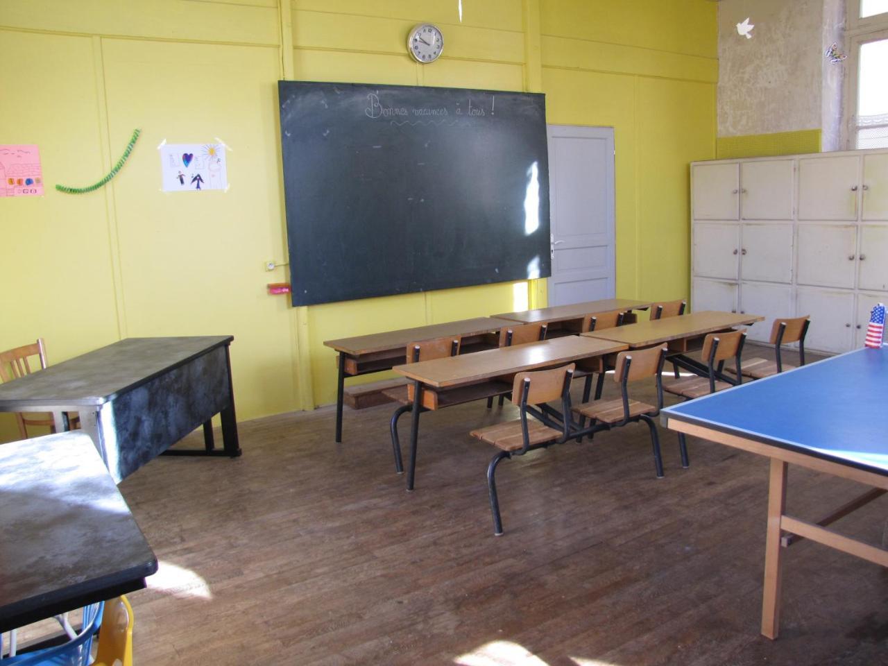 Leclosdipontine L'Ecole Des Demoiselles Pontgibaud Exterior foto